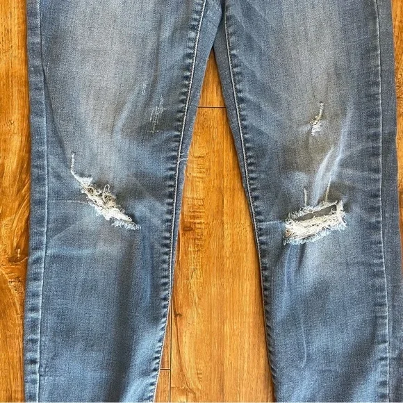 JUDY BLUE Women’s Blue Relaxed Fit Distressed Skinny Jean Size 5/27 - Picture 5 of 12